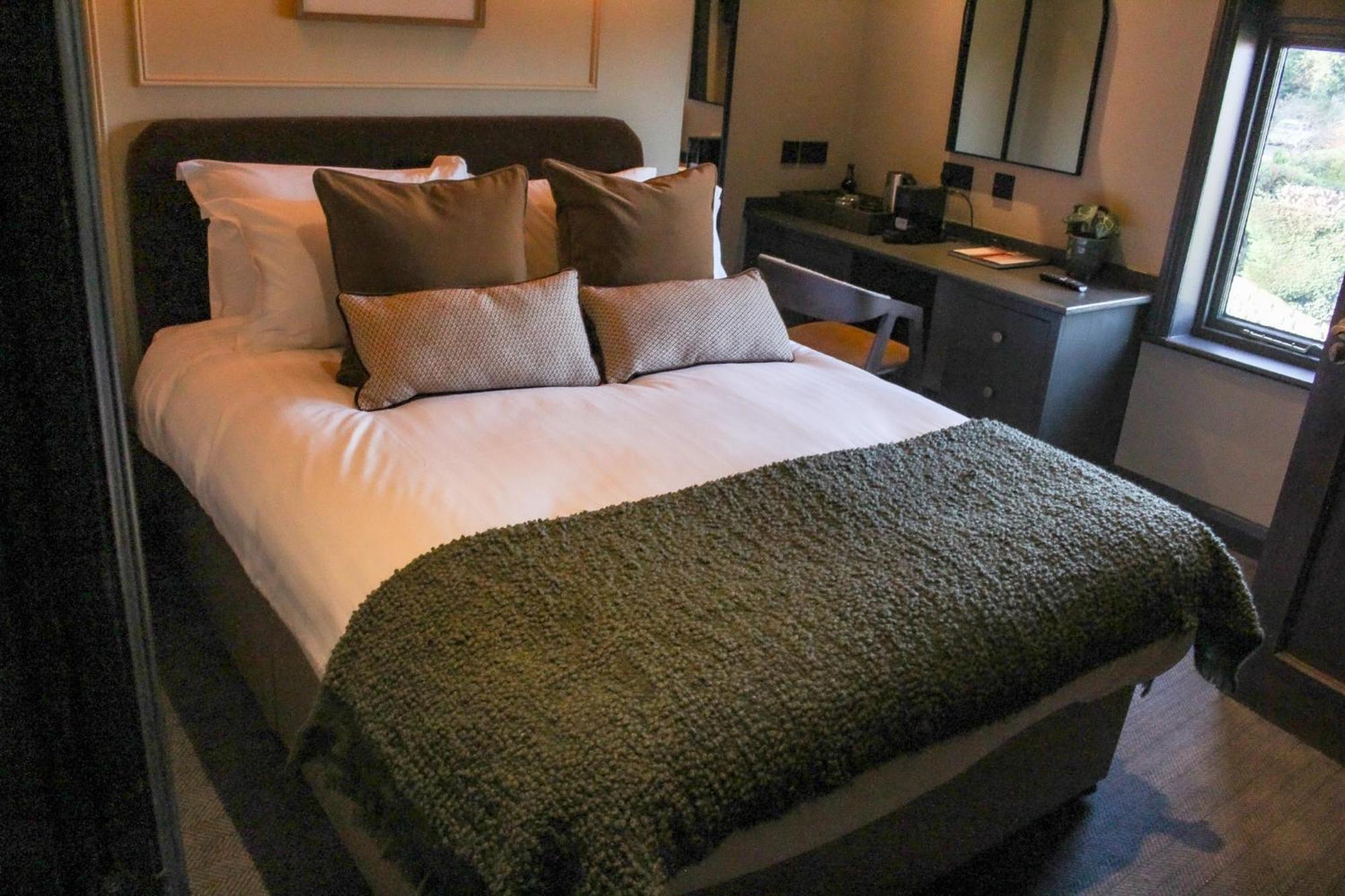 The Wheatley Arms Hotel Ilkley Eksteriør billede